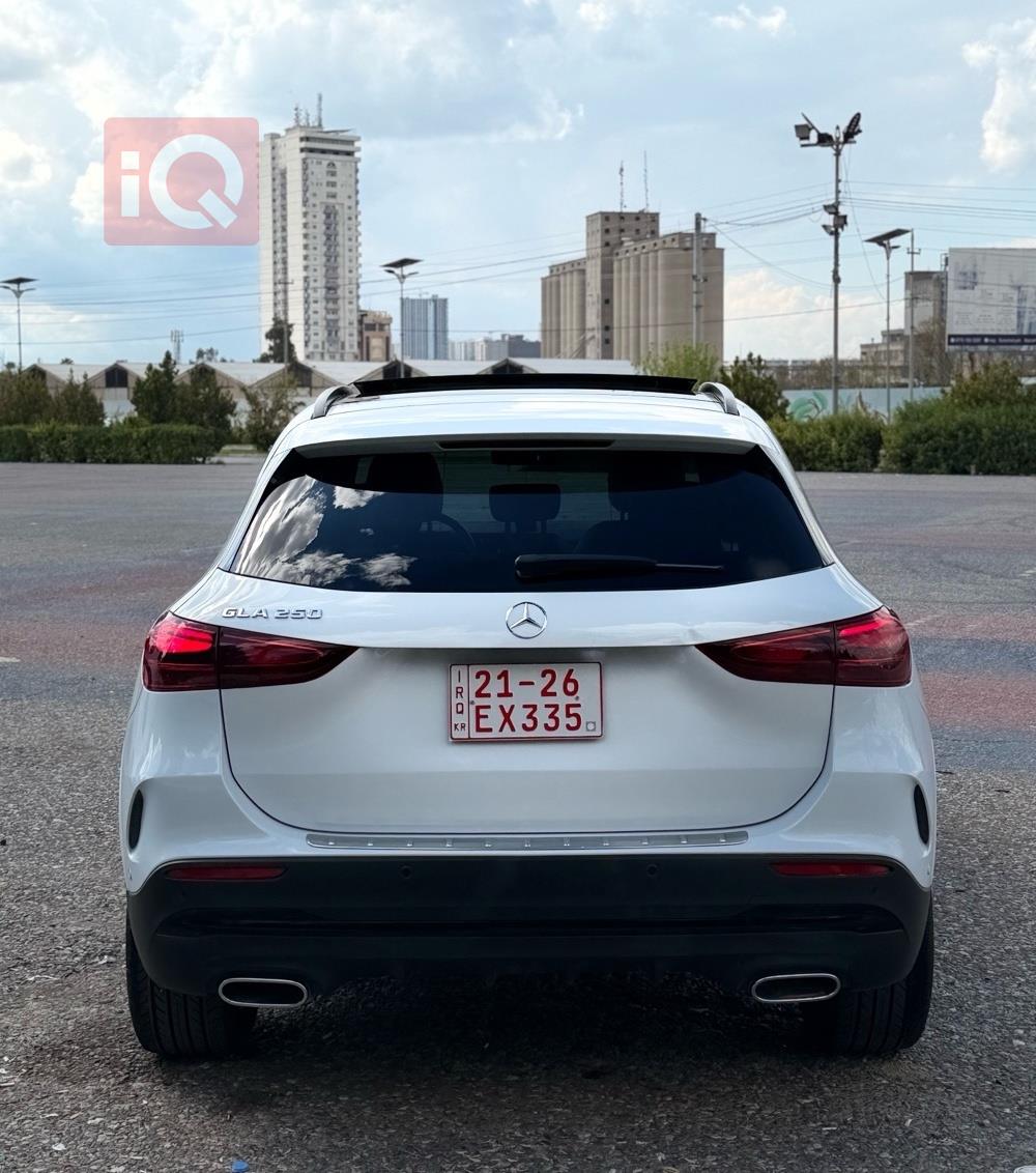 مێرسێدس بێنز GLA